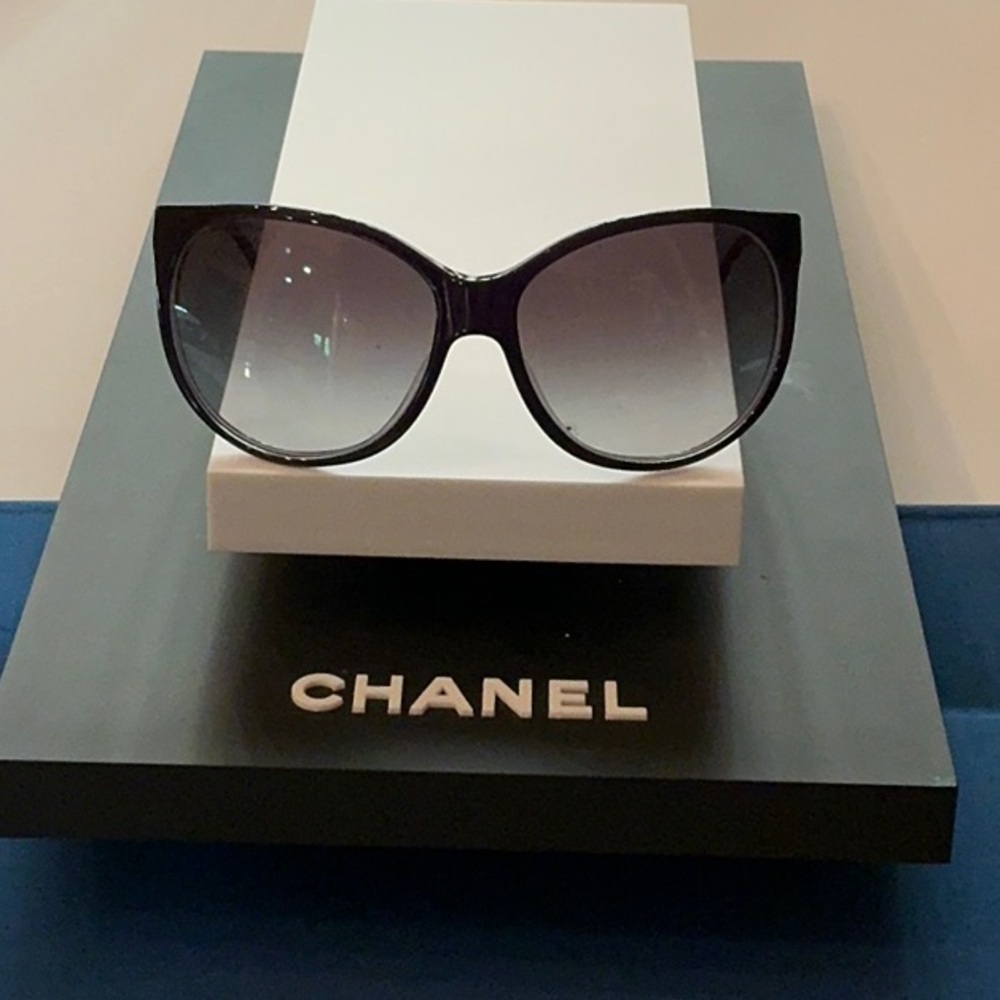 CHANEL Black and Blue Cat-Eye Sunglasses